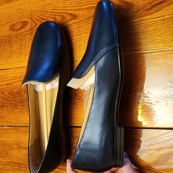 Naturalizer Womens Emiline Navy Leather Slip On Block Heel Loafers Flats - Picture 2 of 6